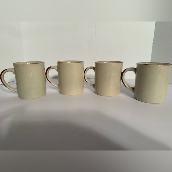 Vintage Wild Strawberry Coffee Mugs With Lids Tea Cups Made in Korea Set Of 4 - Picture 11 of 13